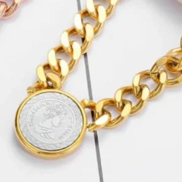 ⭐️ 18K Gold Vintage Coin Chunky Chain Necklace - Picture 3 of 6